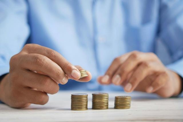 【2026年最新】不動産投資ローンの金利相場は？過去の推移や銀行の選び方も