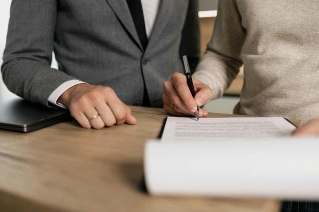 不動産登記はなぜ必要?制度の概要と実施するタイミングを解説